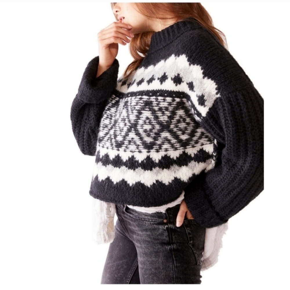 FREE PEOPLE Alpine Pullover Sweater.      NWT SIZE MEDIUM